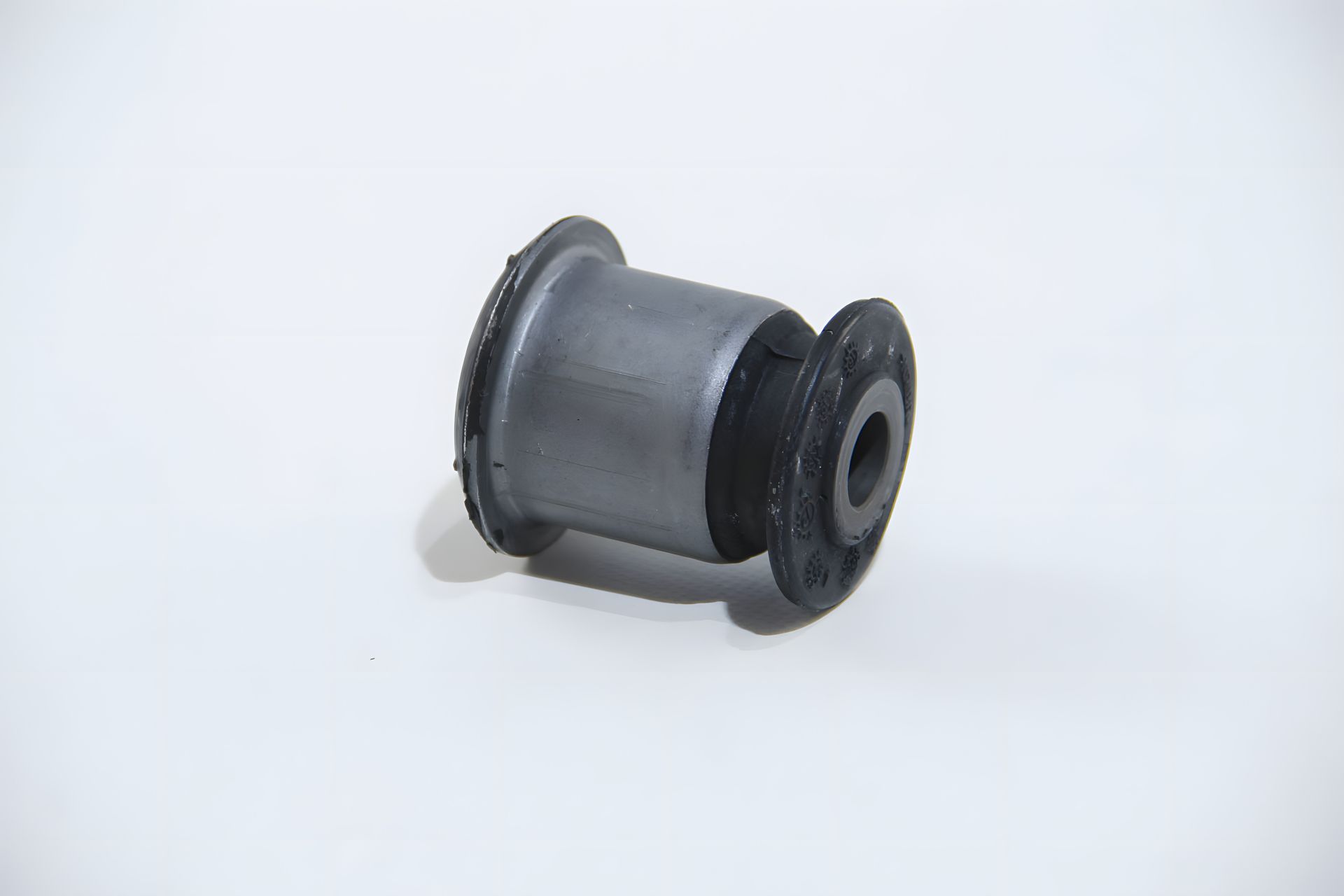 Сайлентблок важеля переднього VW T5 03- (Autotechteile 3407023) Сайлентблок важеля переднього VW T5 03- (Autotechteile 3407023)