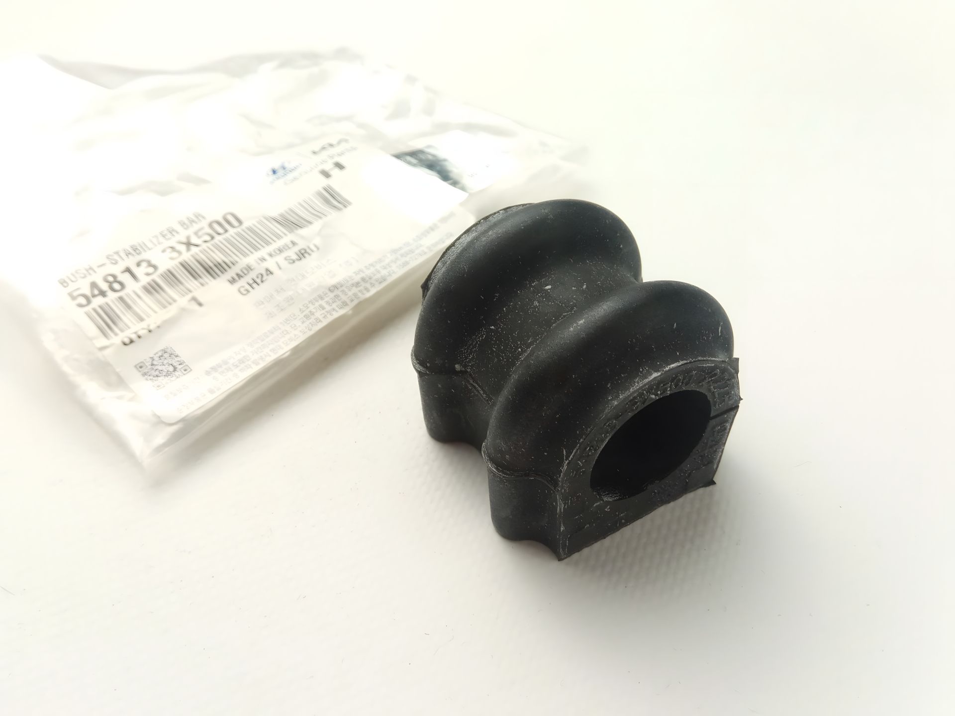 Втулка стабилизатора переднего Elantra (MD) 11- от MOBIS, d22,5 мм (54813-3X500) Втулка стабилизатора переднего Elantra (MD) 11- от MOBIS, d22,5 мм (54813-3X500)