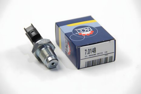 Датчик тиску оливи (0,5bar/1 контакт/чорний) для MONDEO 2.2-3.0 00-07, FACET (70148) Датчик тиску оливи (0,5bar/1 контакт/чорний) для MONDEO 2.2-3.0 00-07, FACET (70148)