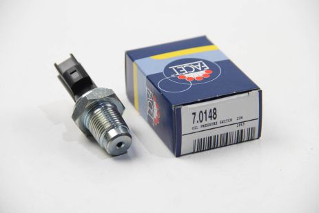 Датчик тиску оливи (0,5bar/1 конт/чорний) MONDEO 2.2-3.0 00-07, FACET (70148)