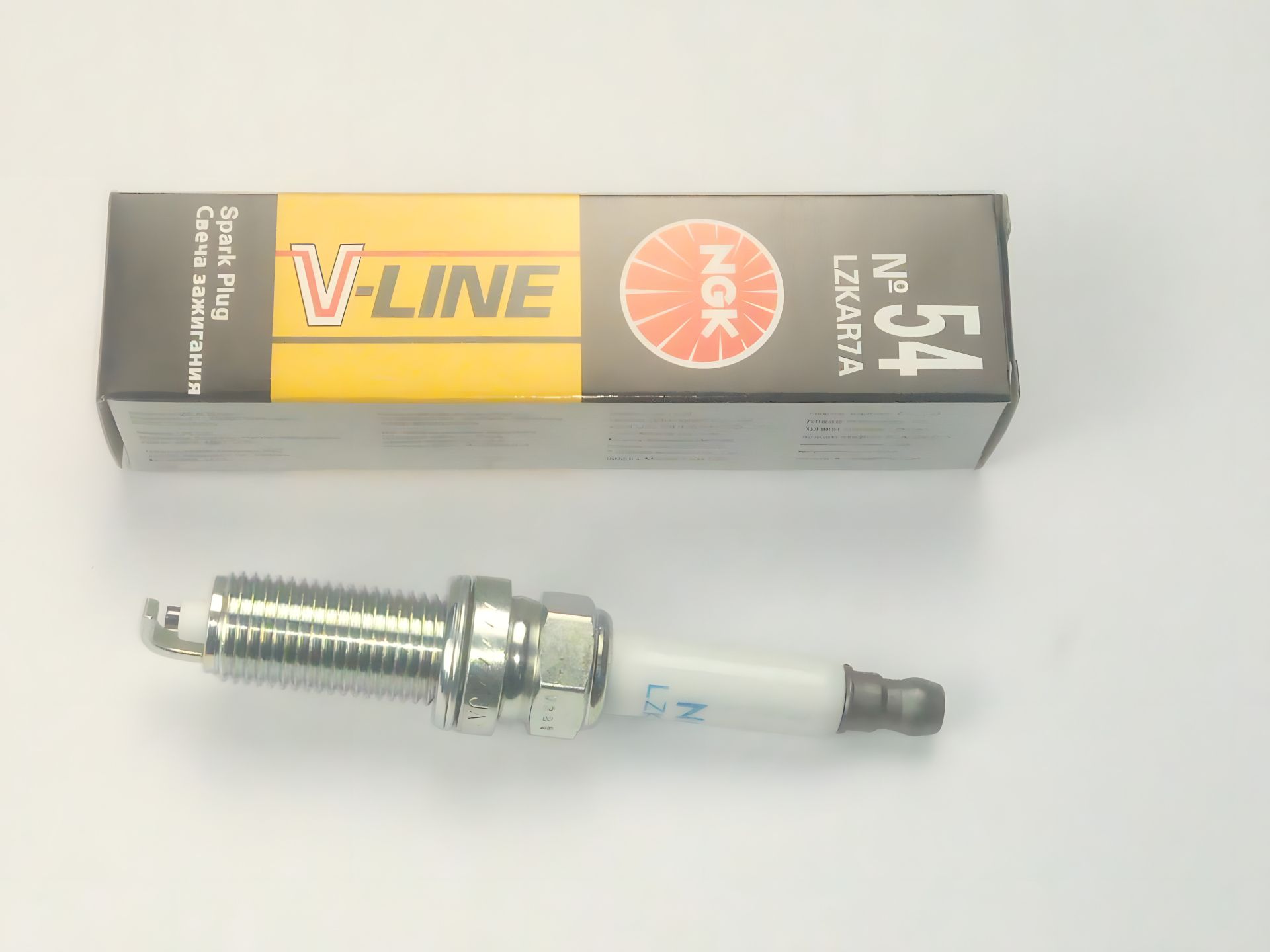 Свеча зажигания NGK V-Line 54 (LZKAR7A) для автомобиля Свеча зажигания NGK V-Line 54 (LZKAR7A) для автомобиля