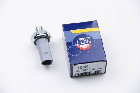 Датчик тиску оливи (0,75-1,05bar/1 конт./сірий) SUPERB/CADDY II 1.8-2.5D 95-08, FACET (70134)
