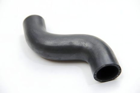 Нижній патрубок системи охолодження для Kadett E 1.3i (від помпи), JP Group (1214300700) Нижній патрубок системи охолодження для Kadett E 1.3i (від помпи), JP Group (1214300700)