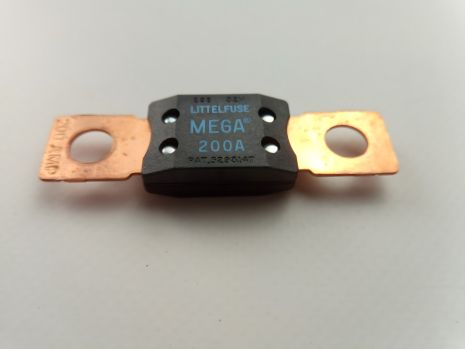 Автомобильный предохранитель MEGA 200А TESLA (TS FG 200A) Автомобильный предохранитель MEGA 200А TESLA (TS FG 200A)