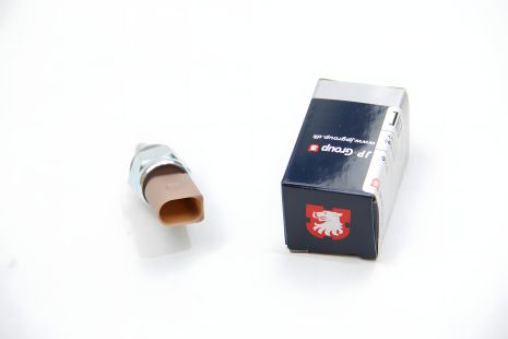 Датчик заднего хода T5/Caddy III-11, JP Group (1196601700) Датчик заднего хода T5/Caddy III-11, JP Group (1196601700)