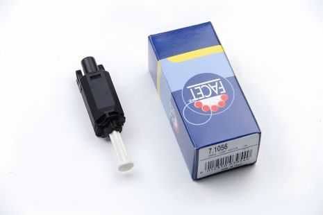 Вимикач стоп-сигнала для Passat/Golf 83-96, FACET (71056)