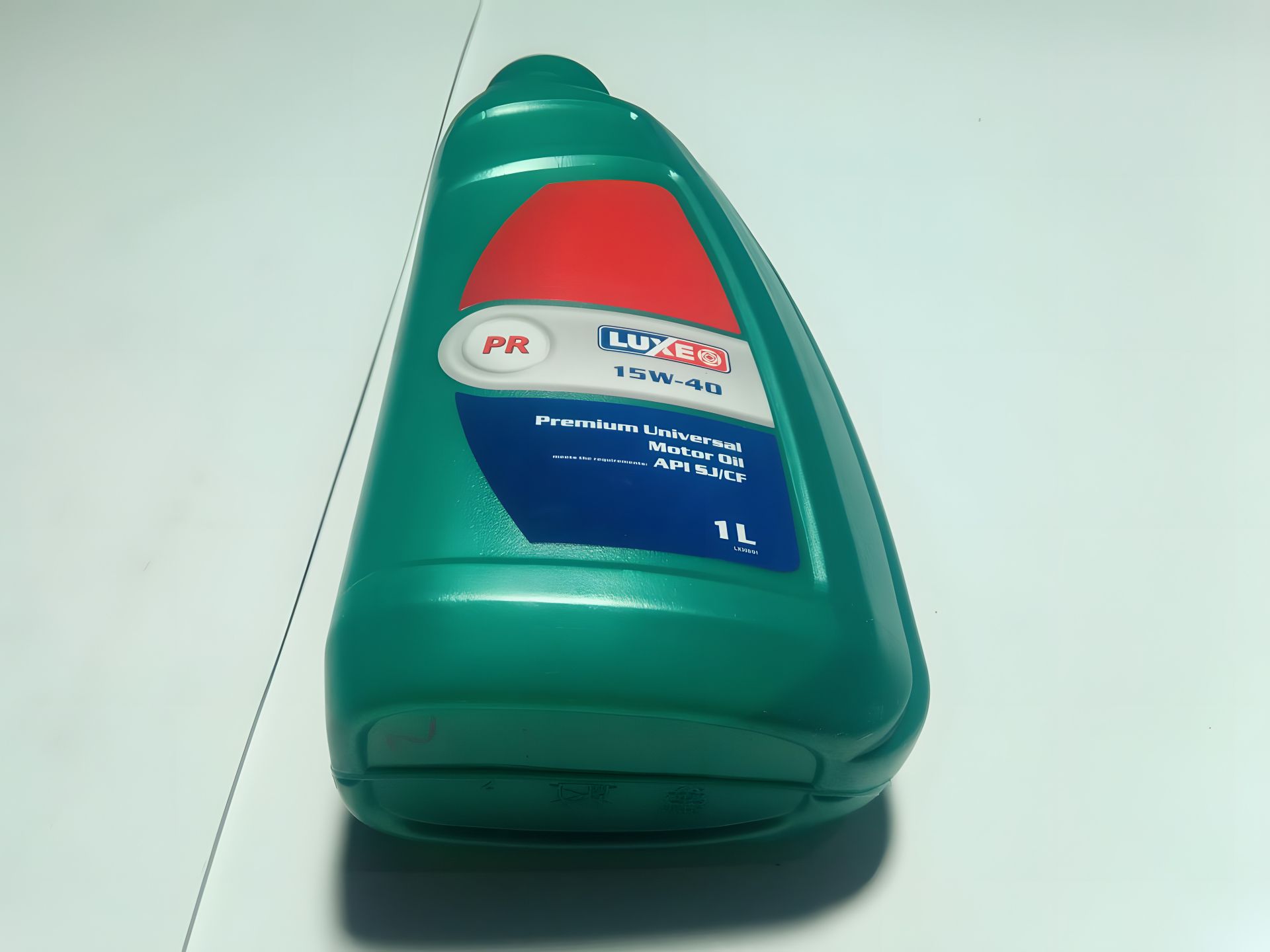 Минеральное моторное масло 15W-40 LUXE Molybden 1л. (244) Минеральное моторное масло 15W-40 LUXE Molybden 1л. (244)