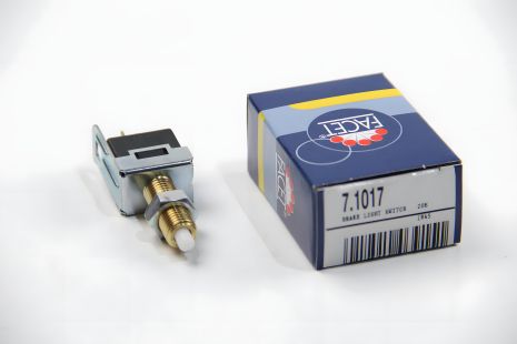 Corolla/Camry/Pajero/Lancer/Galant/Colt/Mazda 626/323 1.0-4.02 81- стоп-сигналу датчик, FACET (71017) Corolla/Camry/Pajero/Lancer/Galant/Colt/Mazda 626/323 1.0-4.02 81- стоп-сигналу датчик, FACET (71017)