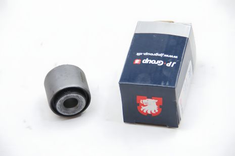 Mondeo втулка задньої балки -00, JP Group (1550100400) Mondeo втулка задньої балки -00, JP Group (1550100400)