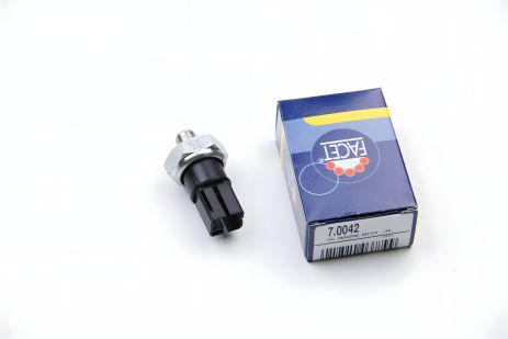Датчик тиску оливи для Nissan Suny/Almera 2.0D 00-, FACET (70042)