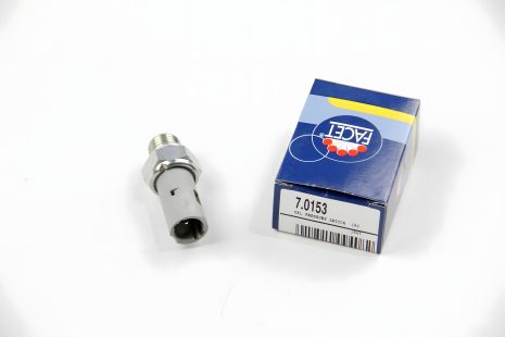 Датчик тиску оливи (0,9bar/1 конт./чорний) KANGOO 1.1-2.5D 97-, FACET (70153) Датчик тиску оливи (0,9bar/1 конт./чорний) KANGOO 1.1-2.5D 97-, FACET (70153)