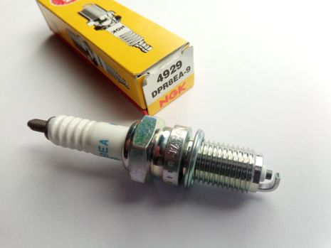 Свічка запалювання NGK DPR8EA-9/4929 (мотоцикл) Свічка запалювання NGK DPR8EA-9/4929 (мотоцикл)
