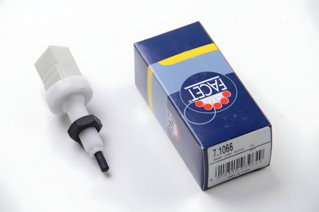 Датчик стоп-сигнала для Ducato/Jumper/Boxer 94-02 (ch 5029100), FACET (71066) Датчик стоп-сигнала для Ducato/Jumper/Boxer 94-02 (ch 5029100), FACET (71066)