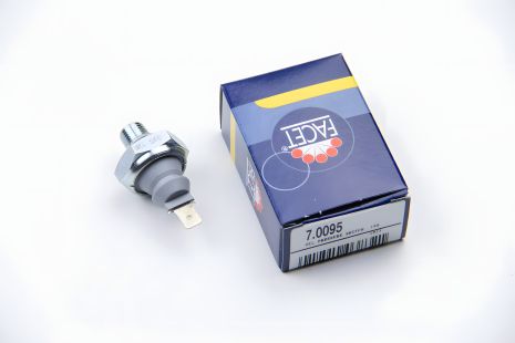 Датчик тиску оливи A80/A100/A4/A6/Caddy/Golf/T4 1.4-2.5TDI 86-, FACET (70095) Датчик тиску оливи A80/A100/A4/A6/Caddy/Golf/T4 1.4-2.5TDI 86-, FACET (70095)