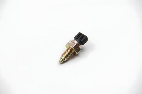 Датчик заднього ходу T4 90-03/Caddy II 95-04/Golf -02, JP Group (1196601400) Датчик заднього ходу T4 90-03/Caddy II 95-04/Golf -02, JP Group (1196601400)