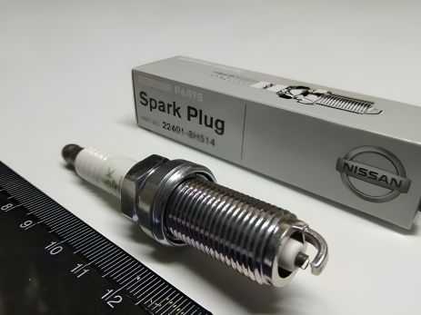 Оригинальная свеча зажигания NISSAN (224018H514) 1 шт. (22401-8H514) Оригинальная свеча зажигания NISSAN (224018H514) 1 шт. (22401-8H514)