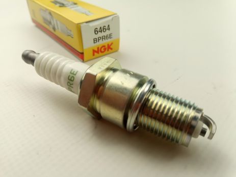 Свічка запалювання NGK BPR6E/6464, ВАЗ 2108 (2108-3707000) Свічка запалювання NGK BPR6E/6464, ВАЗ 2108 (2108-3707000)