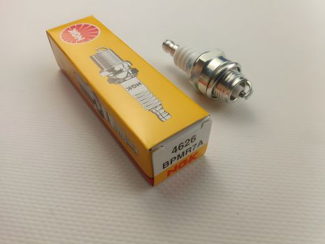 Свічка запалювання NGK BPMR7A/4626, бензопила, бензокоса (98073-57944) Свічка запалювання NGK BPMR7A/4626, бензопила, бензокоса (98073-57944)