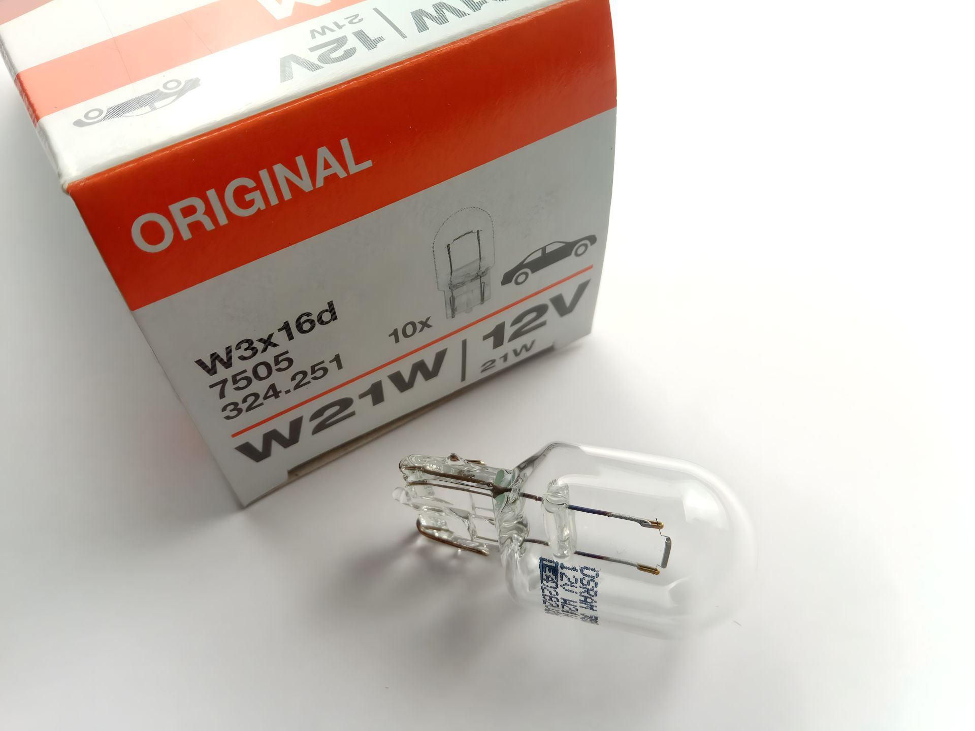 Бесцокольная лампа OSRAM 12V W21W (7505) в упаковке (10 шт.), цена за 1 шт (997006210) Бесцокольная лампа OSRAM 12V W21W (7505) в упаковке (10 шт.), цена за 1 шт (997006210)