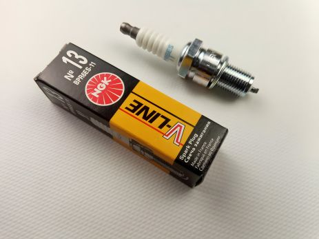 Свеча зажигания NGK V-Line 13 (BPR6ES-11), ВАЗ 2112, 1 шт. (2112-3707010) Свеча зажигания NGK V-Line 13 (BPR6ES-11), ВАЗ 2112, 1 шт. (2112-3707010)