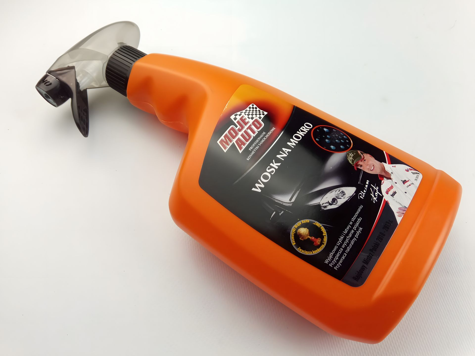 Автомобільний рідкий віск для кузову Moje Auto (19-084) 750 мл, тригер Автомобільний рідкий віск для кузову Moje Auto (19-084) 750 мл, тригер