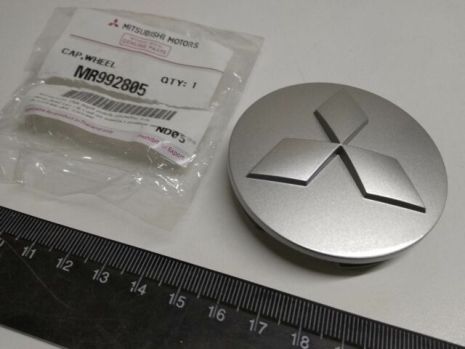 Шапка з колісною колегою Mitsubishi (MR992805)