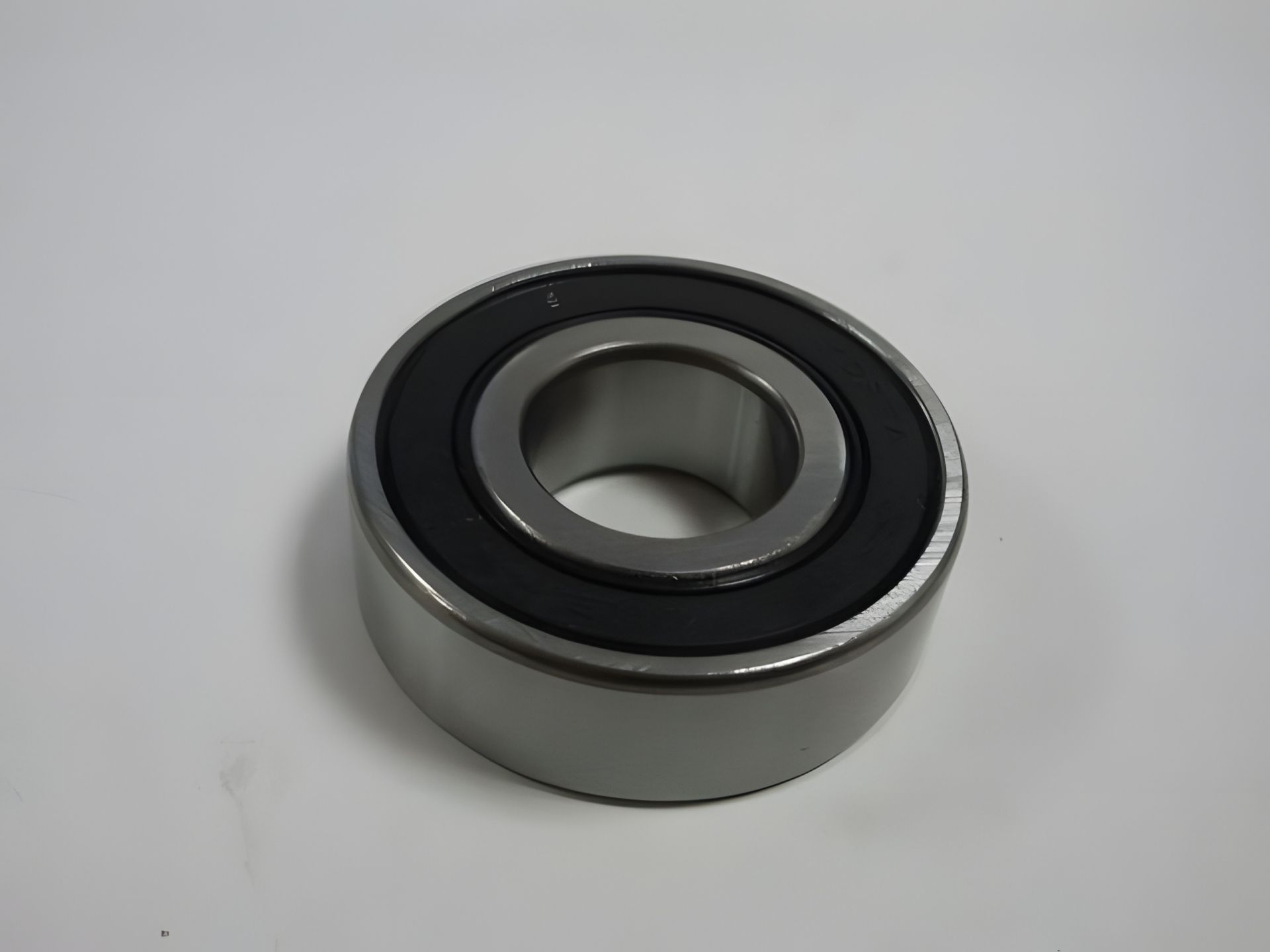 Підшипник генератора Lanos від GMB (6202-2RS) (93740753) Підшипник генератора Lanos від GMB (6202-2RS) (93740753)