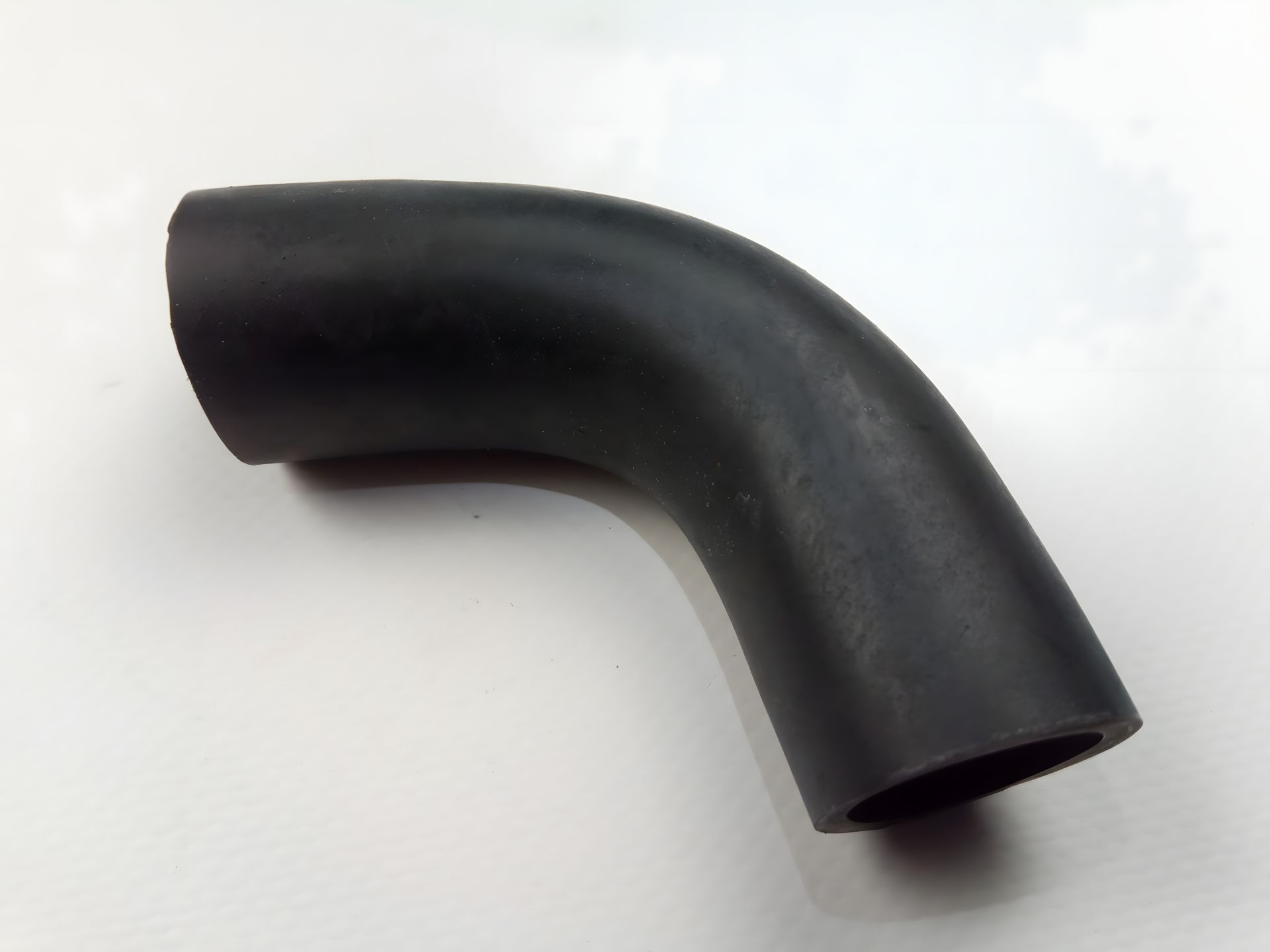 Патрубок сапуна Lanos 1.5, (код 96461003) Патрубок сапуна Lanos 1.5, (код 96461003)