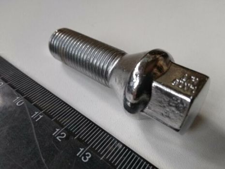 Колісний болт M14x33x1.50 Chrome/Cone/Key 17