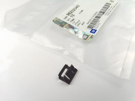 Крепеж магнитолы Lanos, "GM" (96232340) Крепеж магнитолы Lanos, "GM" (96232340)