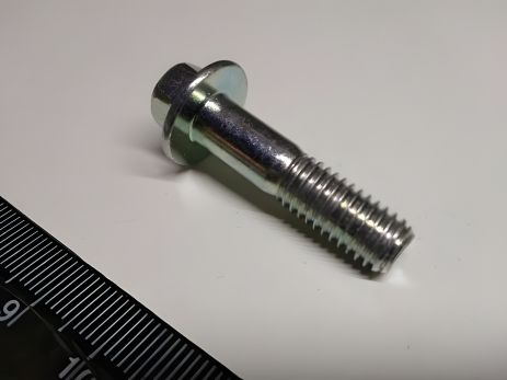 Болт кронштейна подушки двигуна GM (94500932)