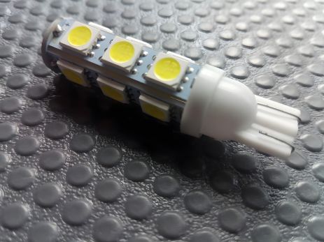 Лампа світлодіод 12V W5W T10 13SMD біла Лампа світлодіод 12V W5W T10 13SMD біла