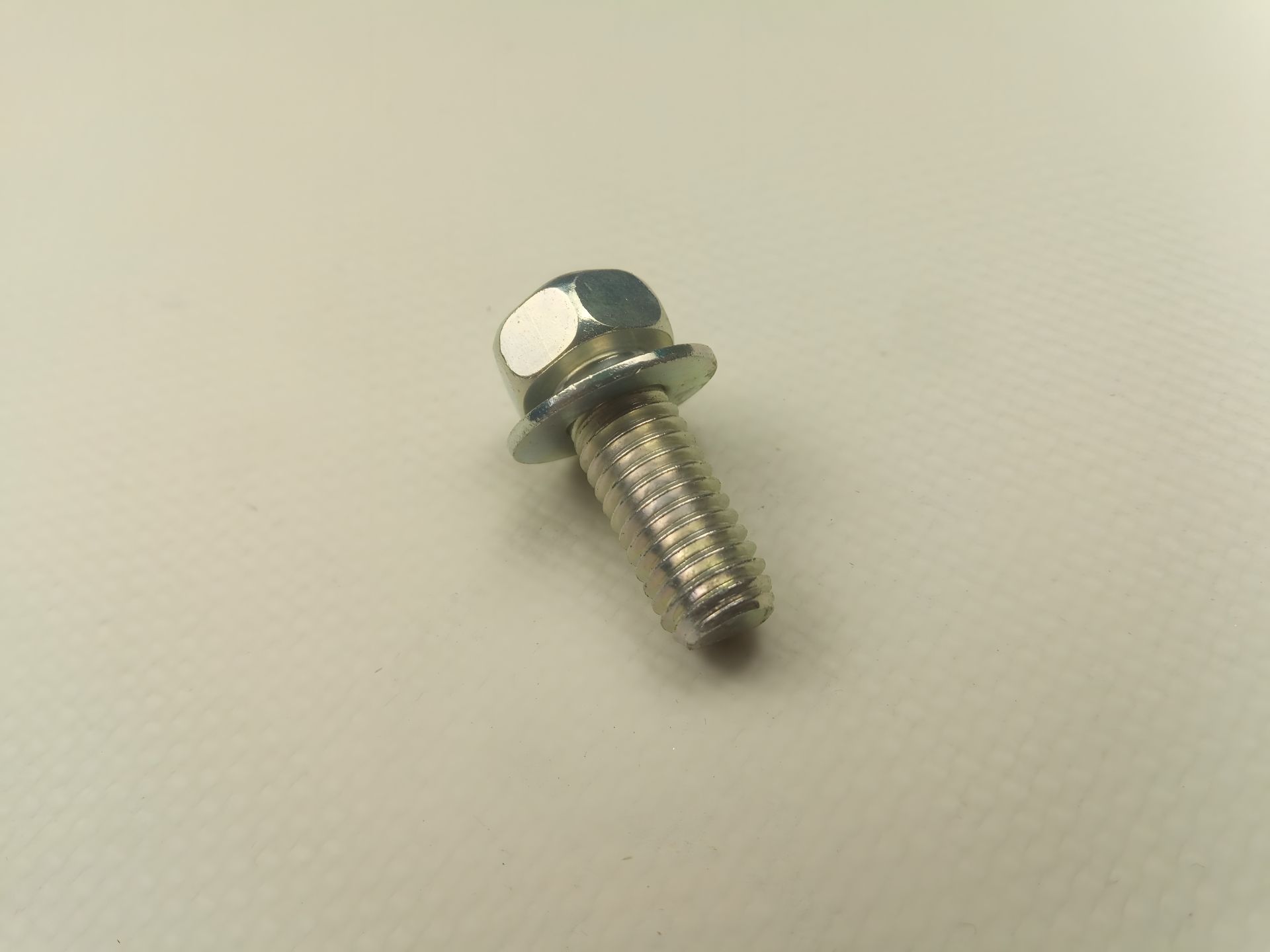 Болт петлі капота для Lanos, GM (94500114) Болт петлі капота для Lanos, GM (94500114)