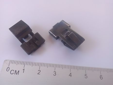 Скоба для панелі магнітоли Lanos, GM (96221359) Скоба для панелі магнітоли Lanos, GM (96221359)