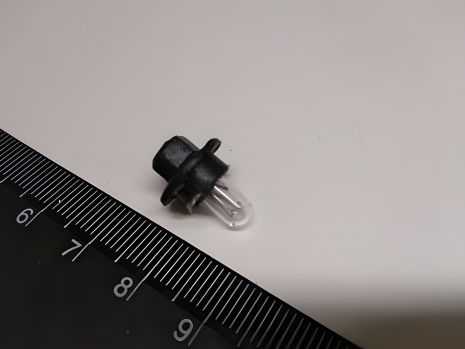 Бесцокольная лампа BOCXOD 12V 1,2W BX8,4D с патроном (82781), цена за 1 шт.