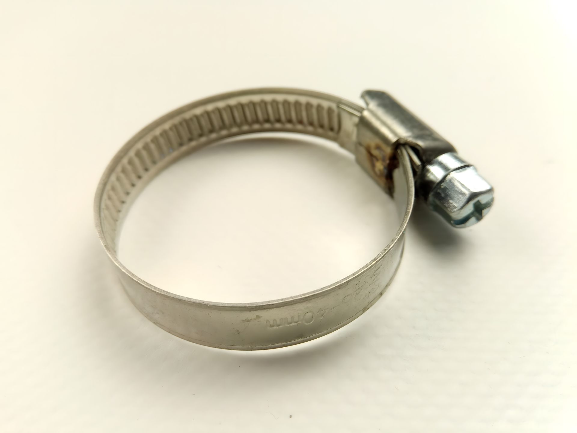 Хомут винтовой из нержавеющей стали APRO 25-40 мм Хомут винтовой из нержавеющей стали APRO 25-40 мм