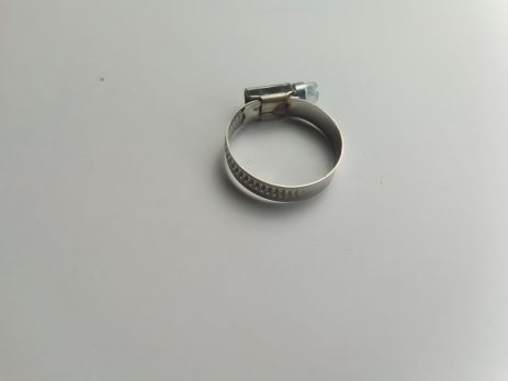 Гвинтовий хомут APRO з нержавіючої сталі 20-32 мм Гвинтовий хомут APRO з нержавіючої сталі 20-32 мм