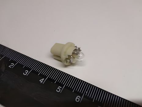 Бесцокольная лампа BOCXOD 12V 1,5W B8,5D (BAX10d) с патроном (82789), цена за 1 шт.