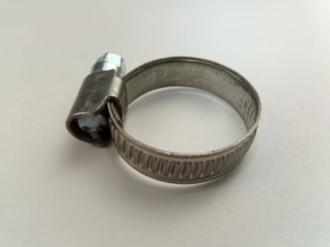 Винтовой хомут APRO 16-27 мм из нержавеющей стали Винтовой хомут APRO 16-27 мм из нержавеющей стали