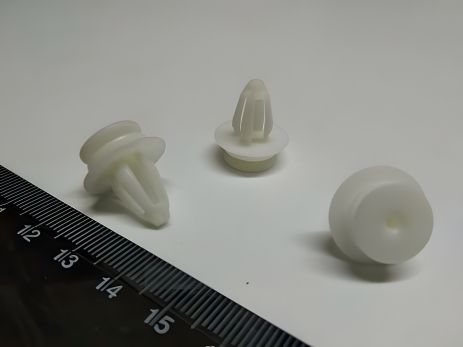 Крепежный пистон для внутренней отделки Mercedes/Skoda (TF13) (0079889978)