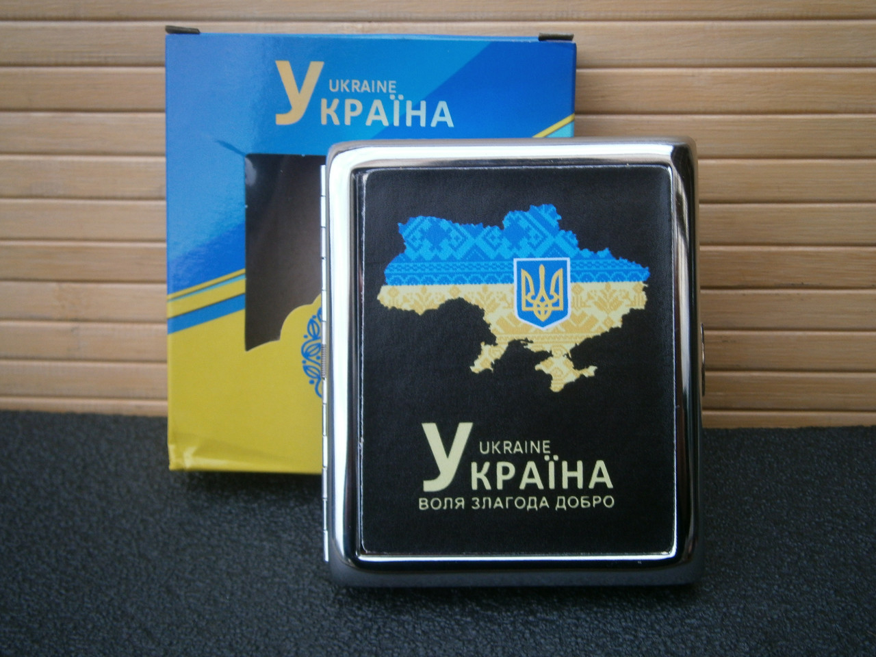 Металлический корпус для 20 сигарет Украина "Volia помогите хорошо" UA-13 Металлический корпус для 20 сигарет Украина "Volia помогите хорошо" UA-13