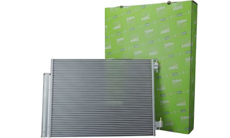 Конденсор кондиціонера радіатор NISSAN MICRA, DACIA DUSTER, VALEO (814373) Конденсор кондиціонера радіатор NISSAN MICRA, DACIA DUSTER, VALEO (814373)