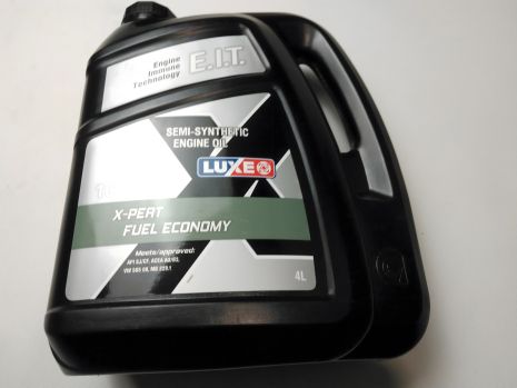 Полусинтетическое моторное масло 10W-40 LUXE Molybden 4л. (40740602)