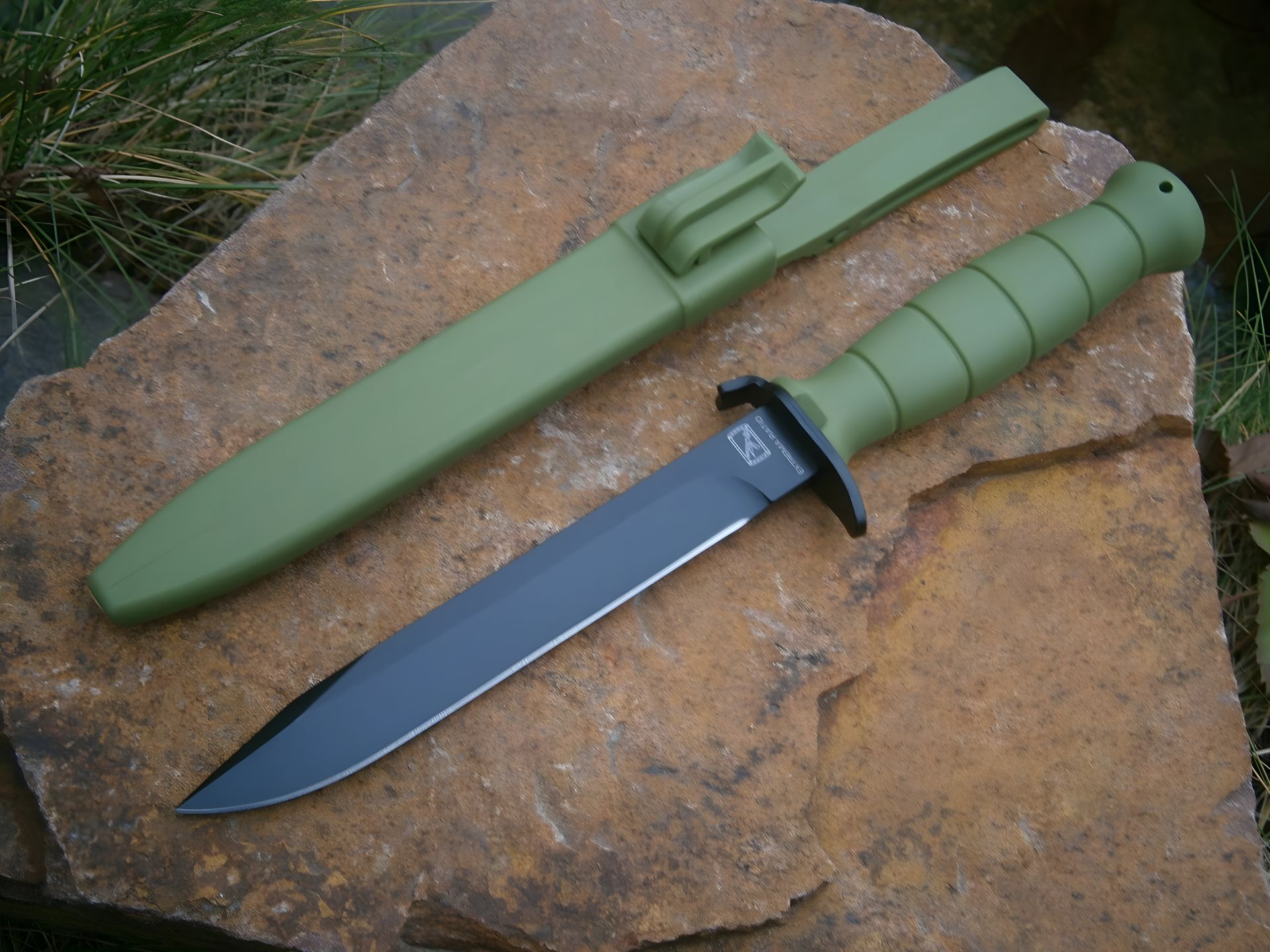 Эксклюзивный охотничий нож Extrema Ratio СОО 360А с чехлом 29 см Эксклюзивный охотничий нож Extrema Ratio СОО 360А с чехлом 29 см