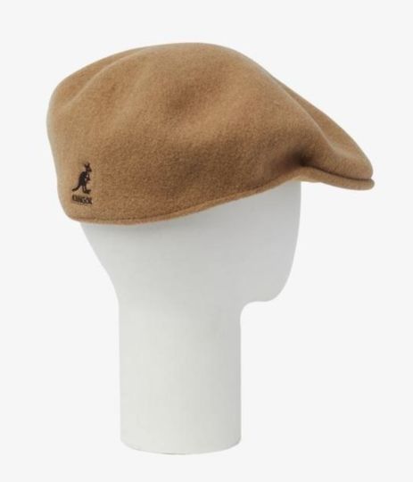 Kangol бере англія у бежевому кольорі.