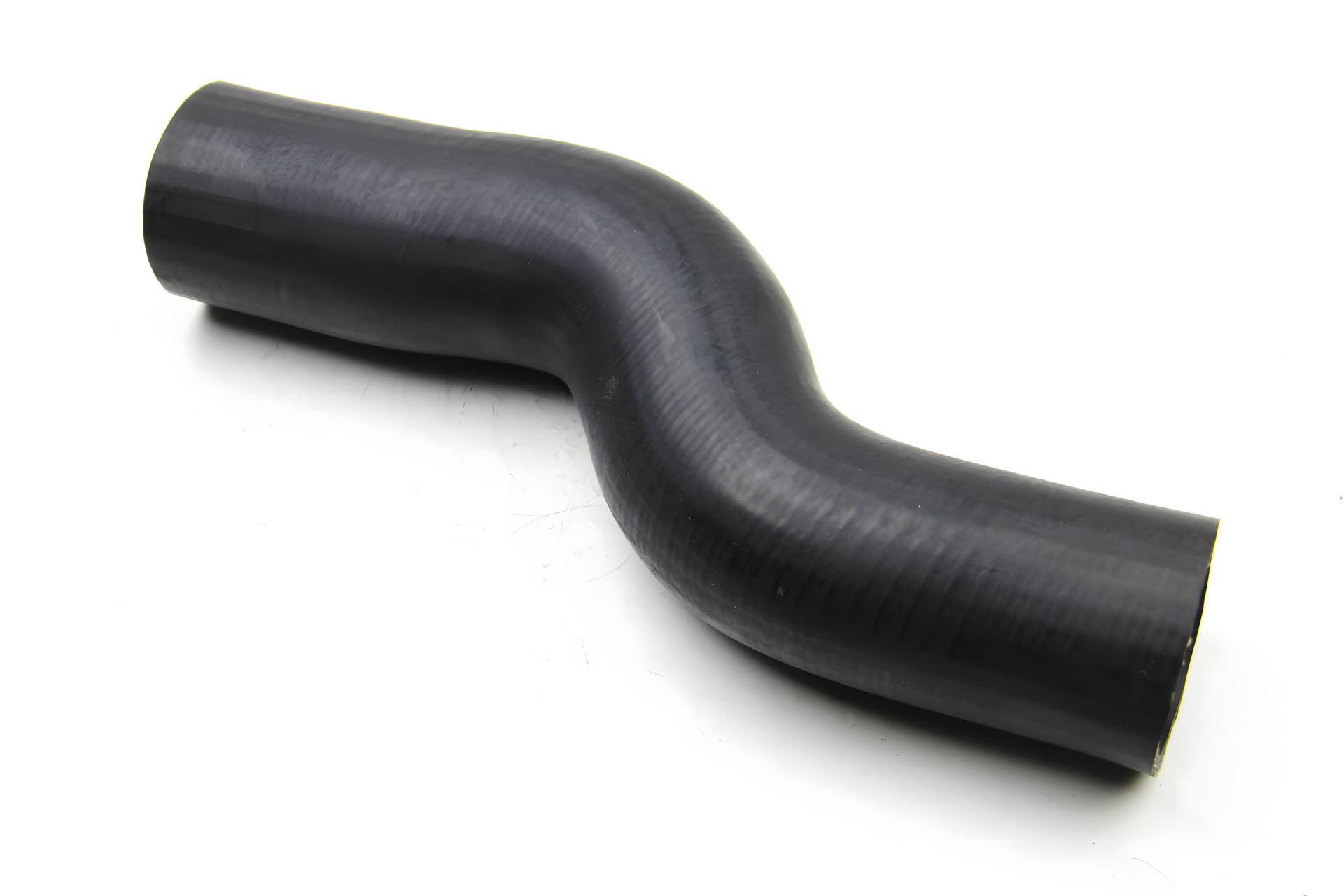 Верхній патрубок інтеркулера LT 2.5TDI 96-06, BASBUG (BSG90720003) Верхній патрубок інтеркулера LT 2.5TDI 96-06, BASBUG (BSG90720003)