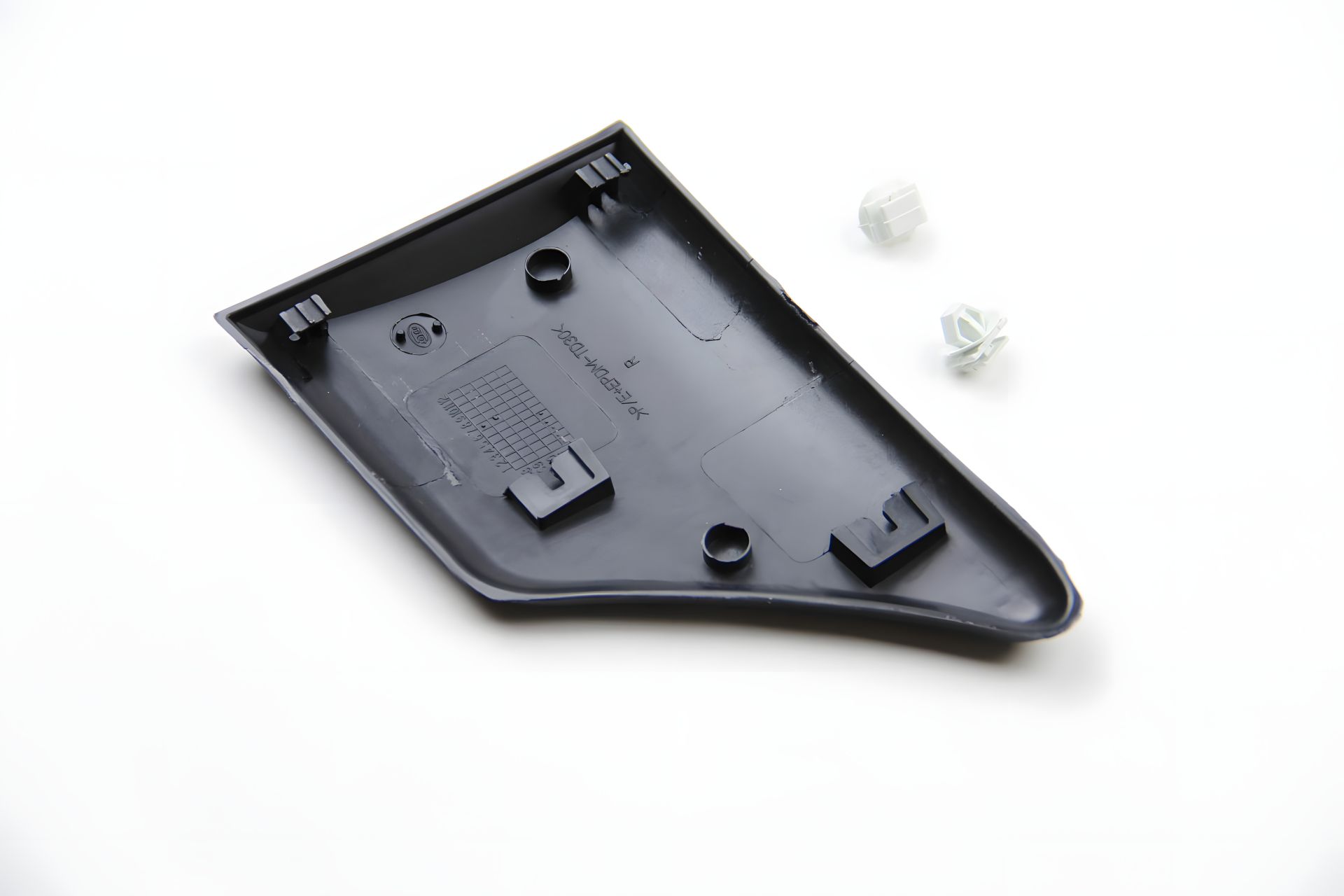 Накладка заднего крыла Berlingo/Partner 97-08 Пр, BASBUG (BSG70926003) Накладка заднего крыла Berlingo/Partner 97-08 Пр, BASBUG (BSG70926003)