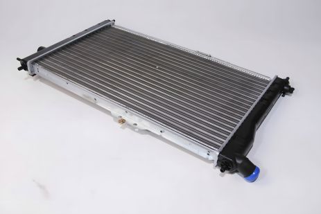 Автомобильный радиатор охлаждения Daewoo Nexia 94-97, ASAM (50073)