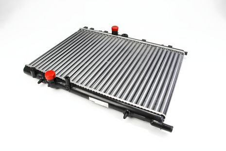 Охлаждающий радиатор CITROEN/PEUGEOT, MAHLE/KNECHT (CR515000S) Охлаждающий радиатор CITROEN/PEUGEOT, MAHLE/KNECHT (CR515000S)