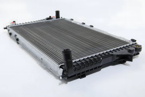 Водяной радиатор для Audi A6 2.6/2.8i 94-98, JP Group (1114205000) Водяной радиатор для Audi A6 2.6/2.8i 94-98, JP Group (1114205000)